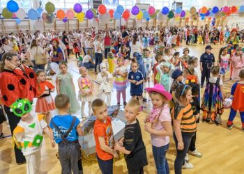 Velikim maskenbalom obeleženi Međunarodni dan dece i Dan ustanove PU „Kolibri”