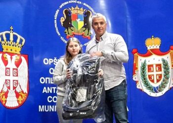Oko 100 auto sedišta uručeno roditeljima najmlađih stanovnika opštine Kovačica