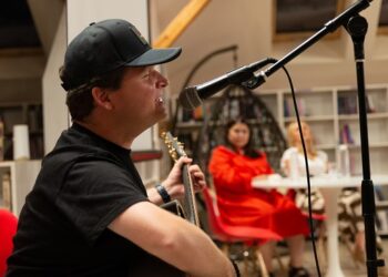 Nije „Bluz u parku“, ali je u biblioteci: Smak, film, muzika i sećanje na jedno vreme