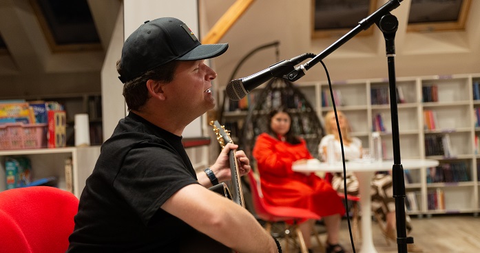 Nije „Bluz u parku“, ali je u biblioteci: Smak, film, muzika i sećanje na jedno vreme