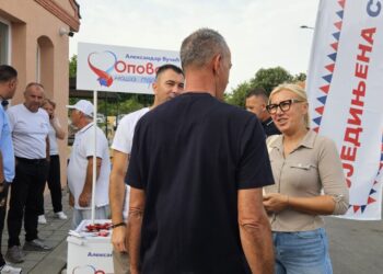 SNS Opovo na terenu: Razgovor sa građanima u Barandi, Opovu i Sefkerinu