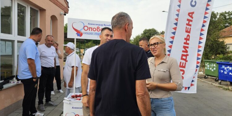SNS Opovo na terenu: Razgovor sa građanima u Barandi, Opovu i Sefkerinu