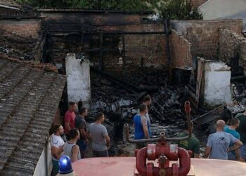Pomozimo porodici Vilček: Vatra im uništila dom