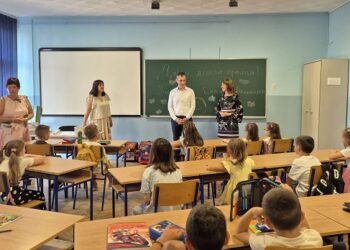 Kovačica: Besplatni anatomski ranac za svakog prvaka, za gimnazijalce simbolični pokloni