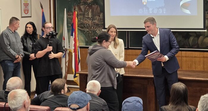 U Pančevu svečano uručeni ugovori za subvencionisanje mera energetske sanacije porodičnih kuća i stanova