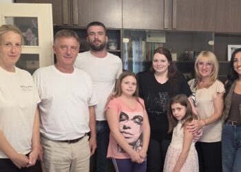 Ivan Tešić posetio porodicu Mikulaš: Briga o ljudima na prvom mestu