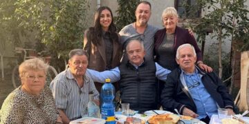 Članovi SNS Pančevo posetili porodice Petrović na Kotežu i Stošić u Kačarevu